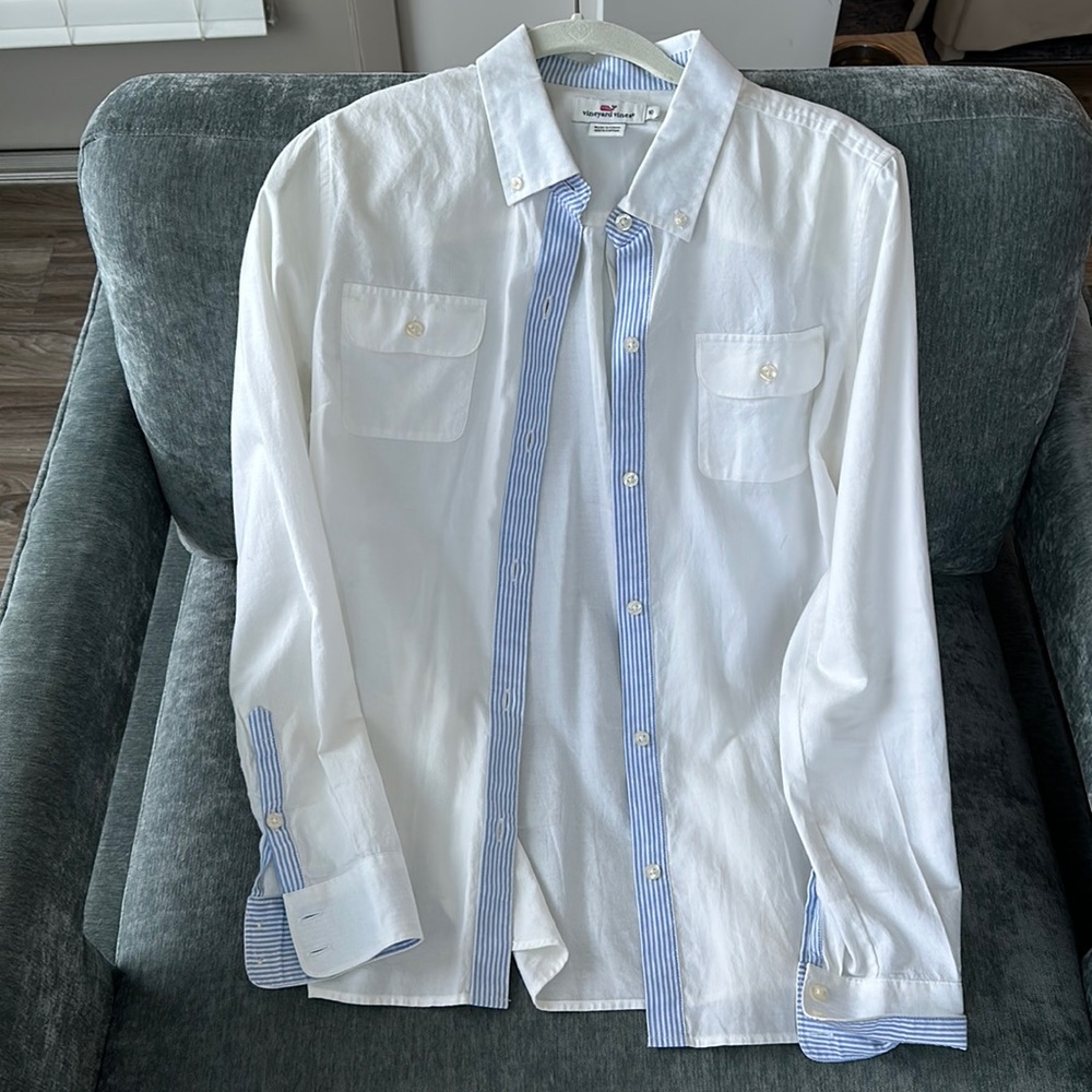 Vineyard Vines white button up, Size 10, Color white
